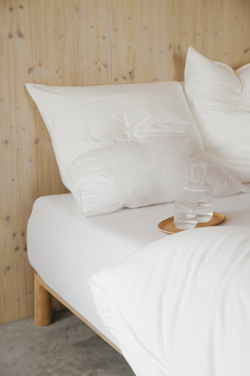lifestylefotografie-schlafzimmer-minimalistisch-schlafgut