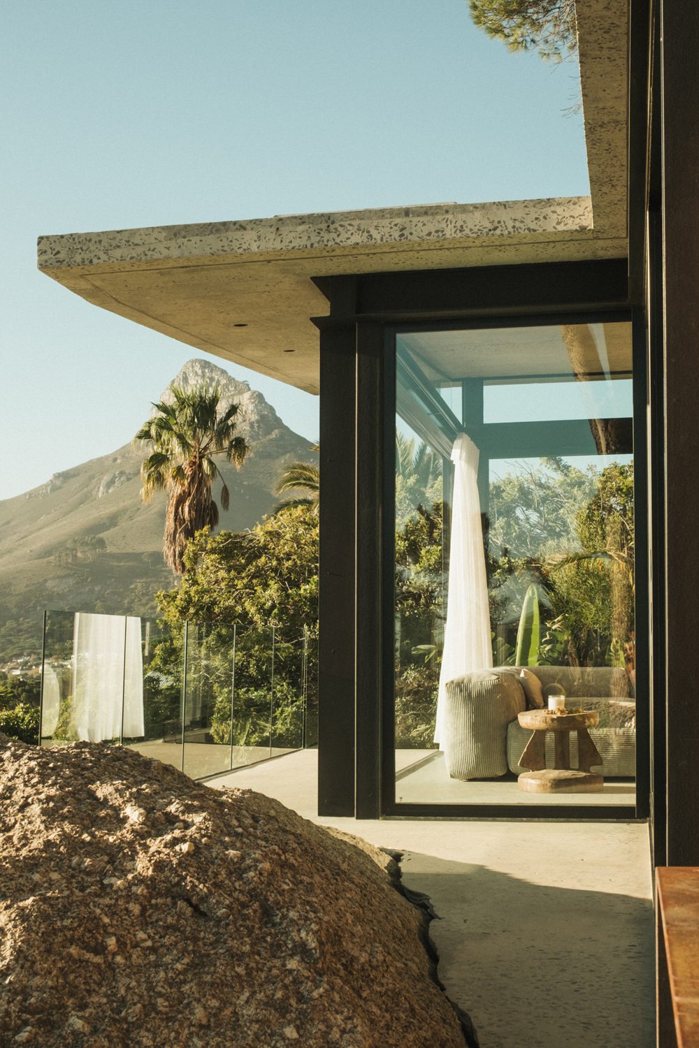 lionshead-campsbay-villa-view-anna-fichtner-01