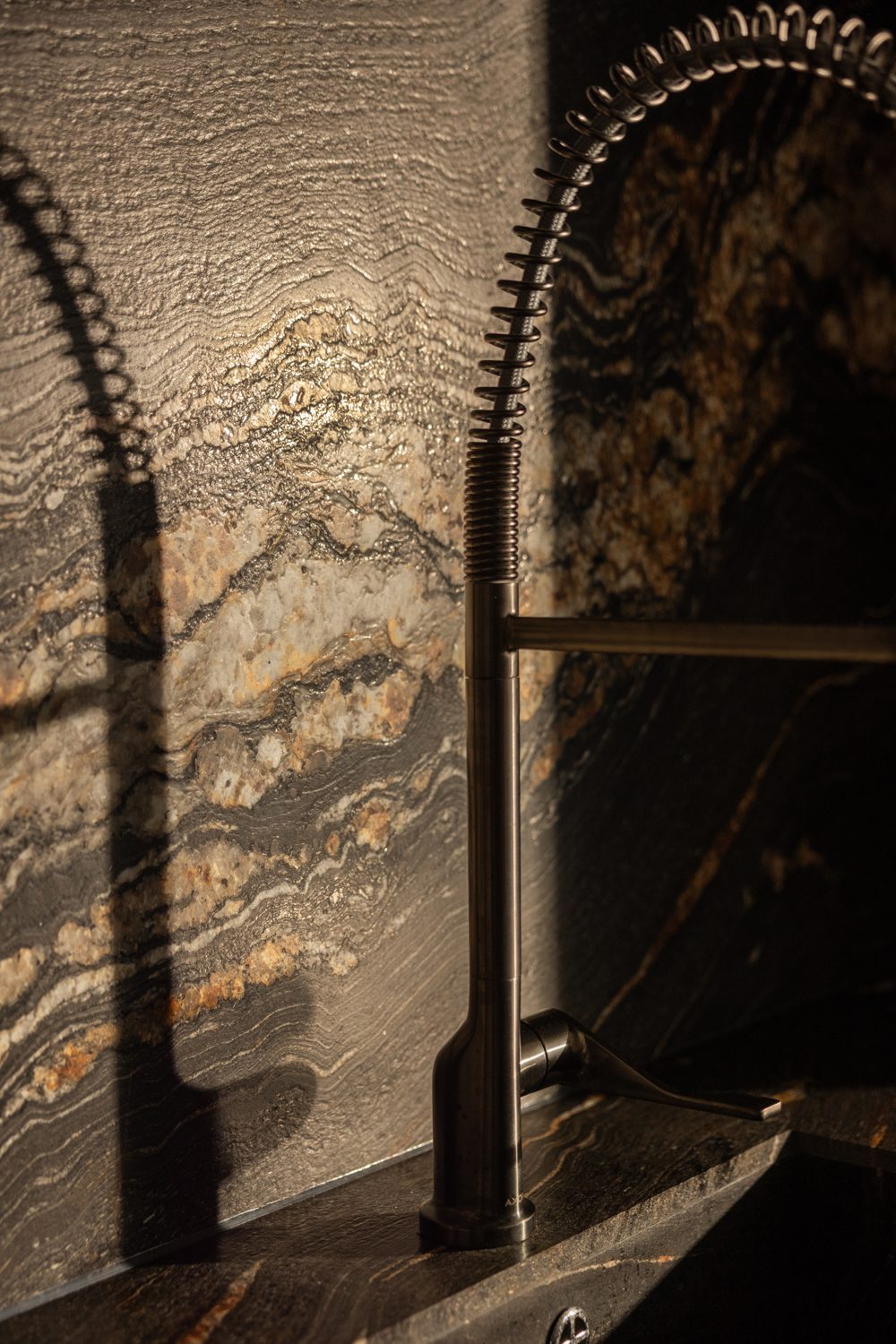 designer-kitchen-natural-stone-details